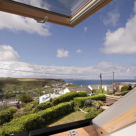 Apartment One Bed Spectacular Ocean Views, Walk To The *