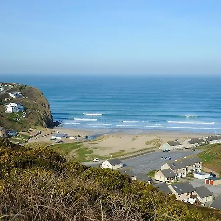 Apartment One Bed Spectacular Ocean Views, Walk To The *